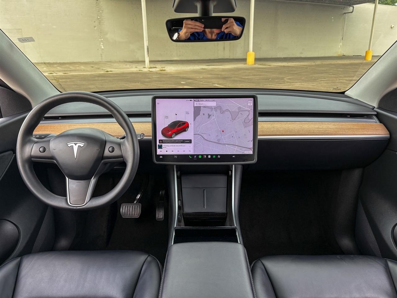 Tesla Model Y  2021