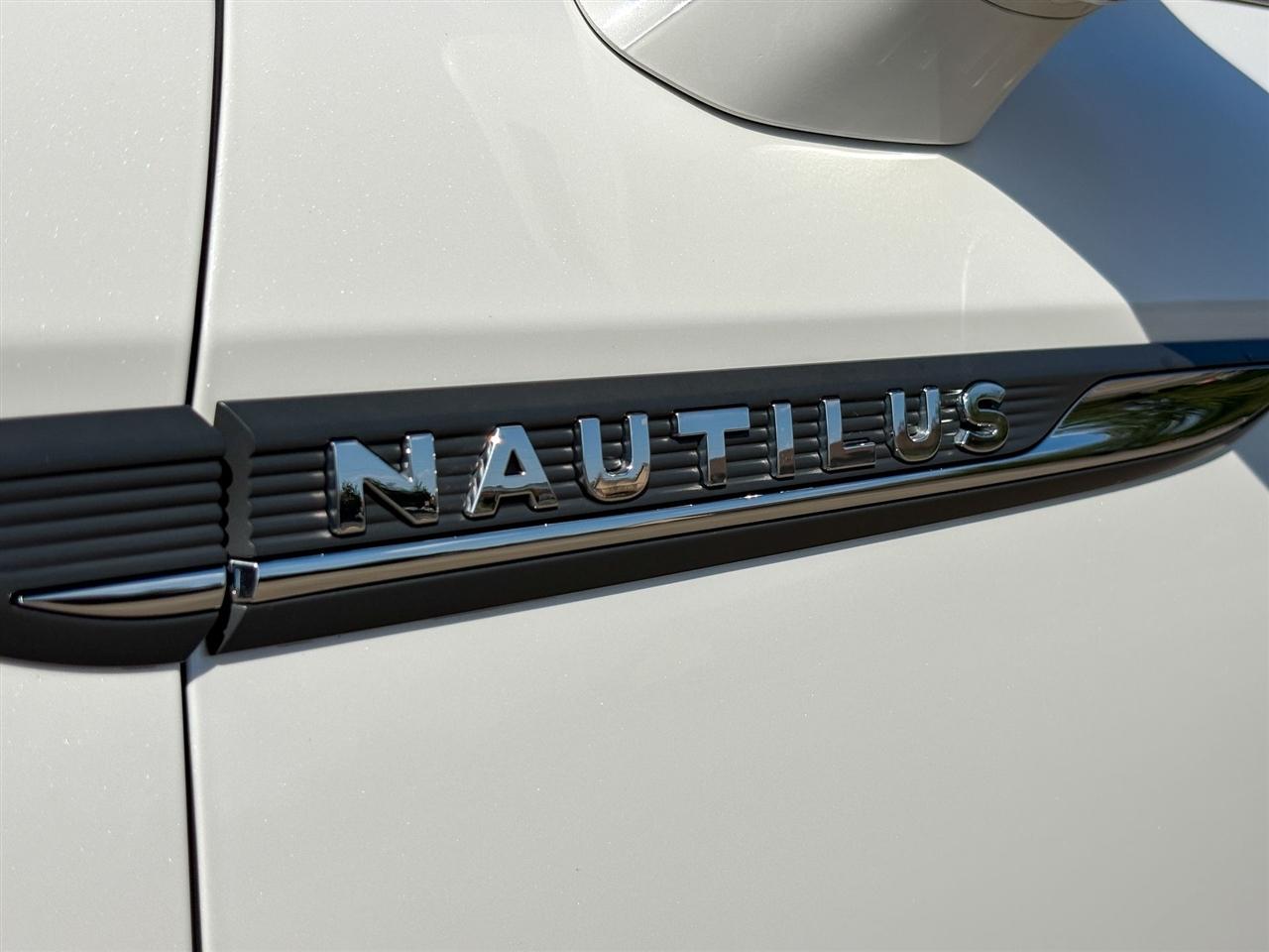 Lincoln Nautilus  2020