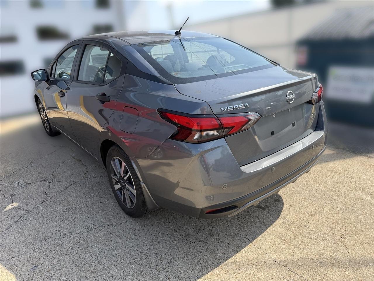 Nissan Versa  2024