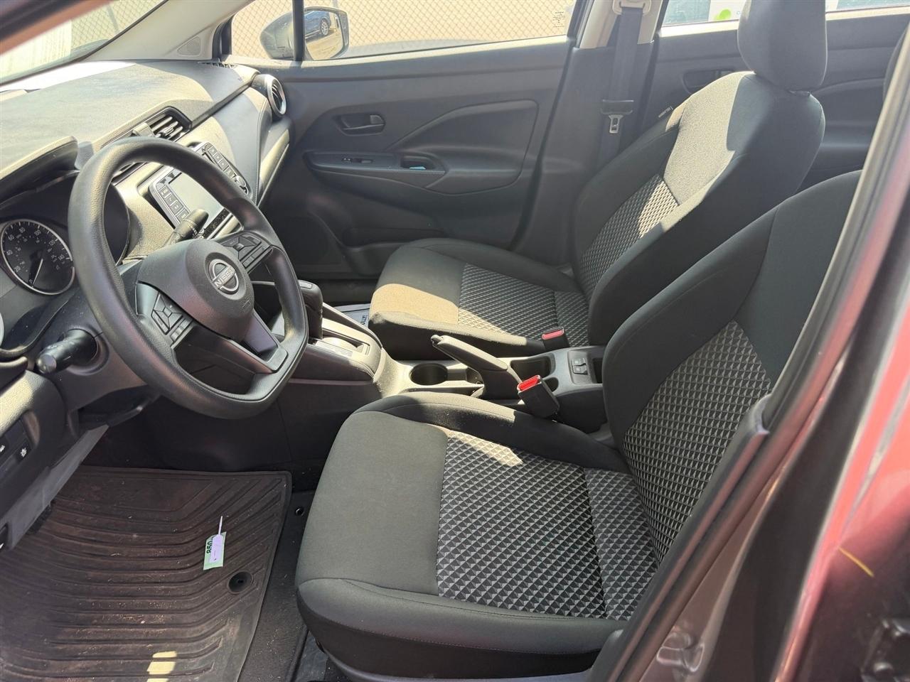 Nissan Versa  2024