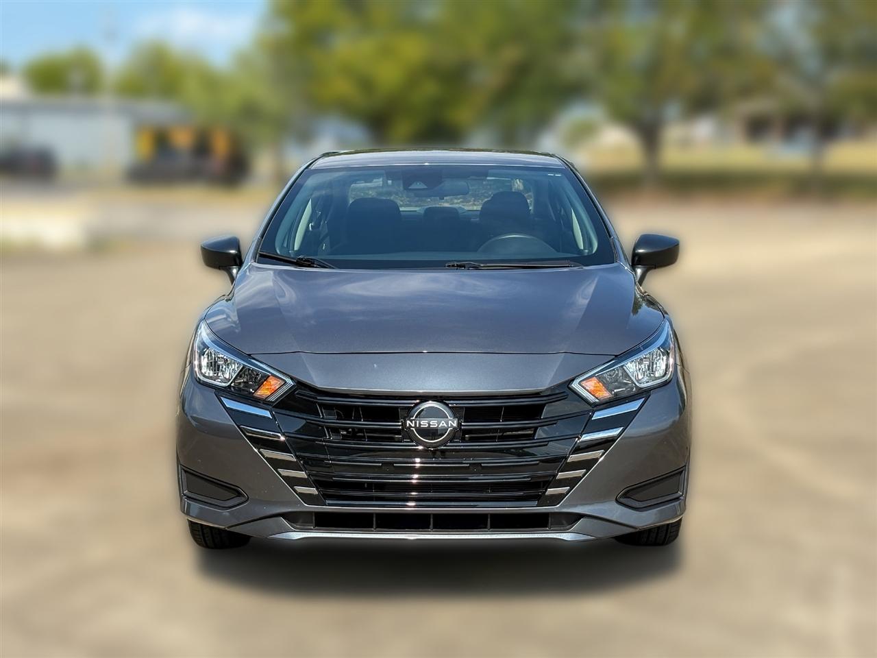 Nissan Versa  2024