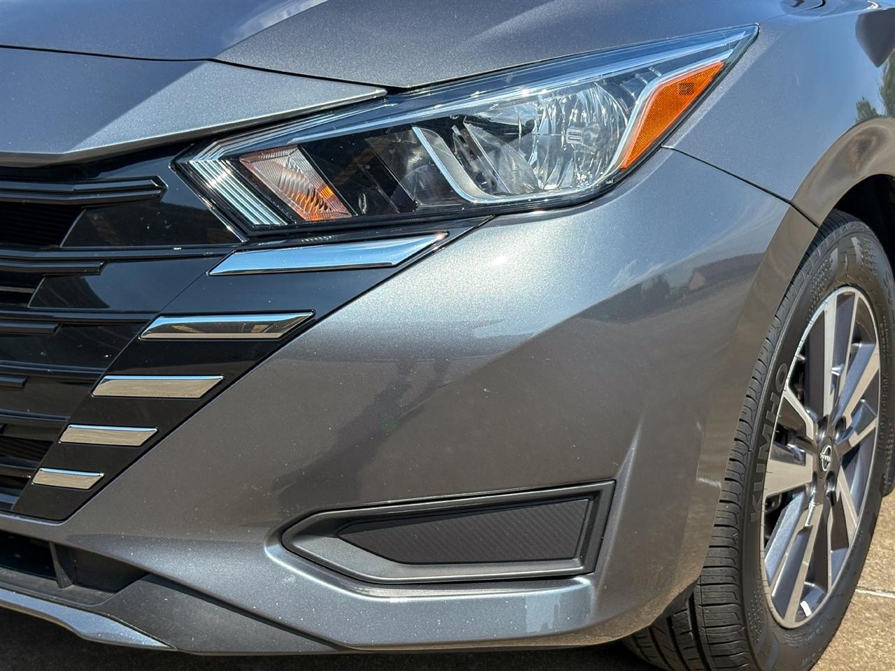 Nissan Versa  2024