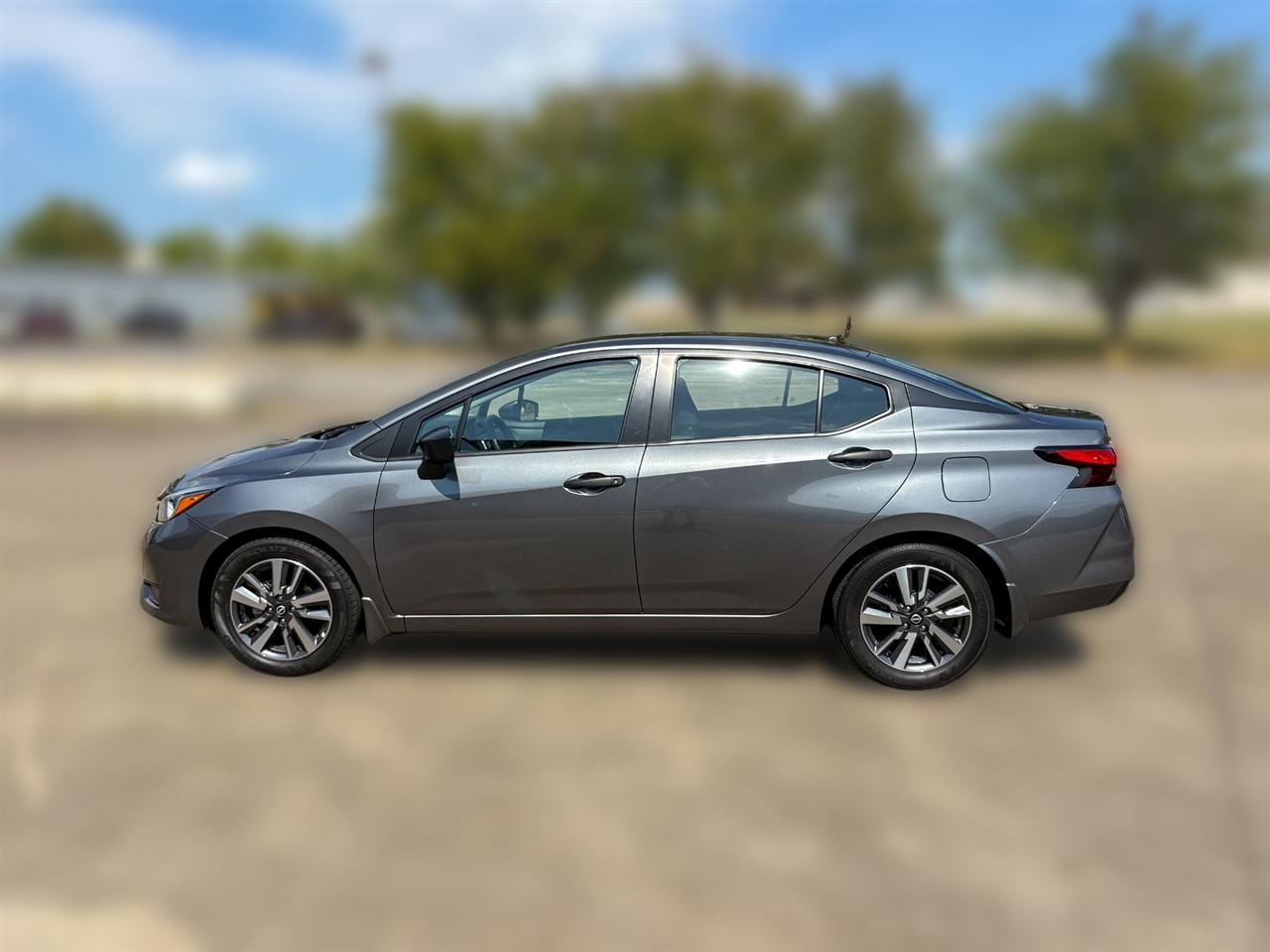 Nissan Versa  2024