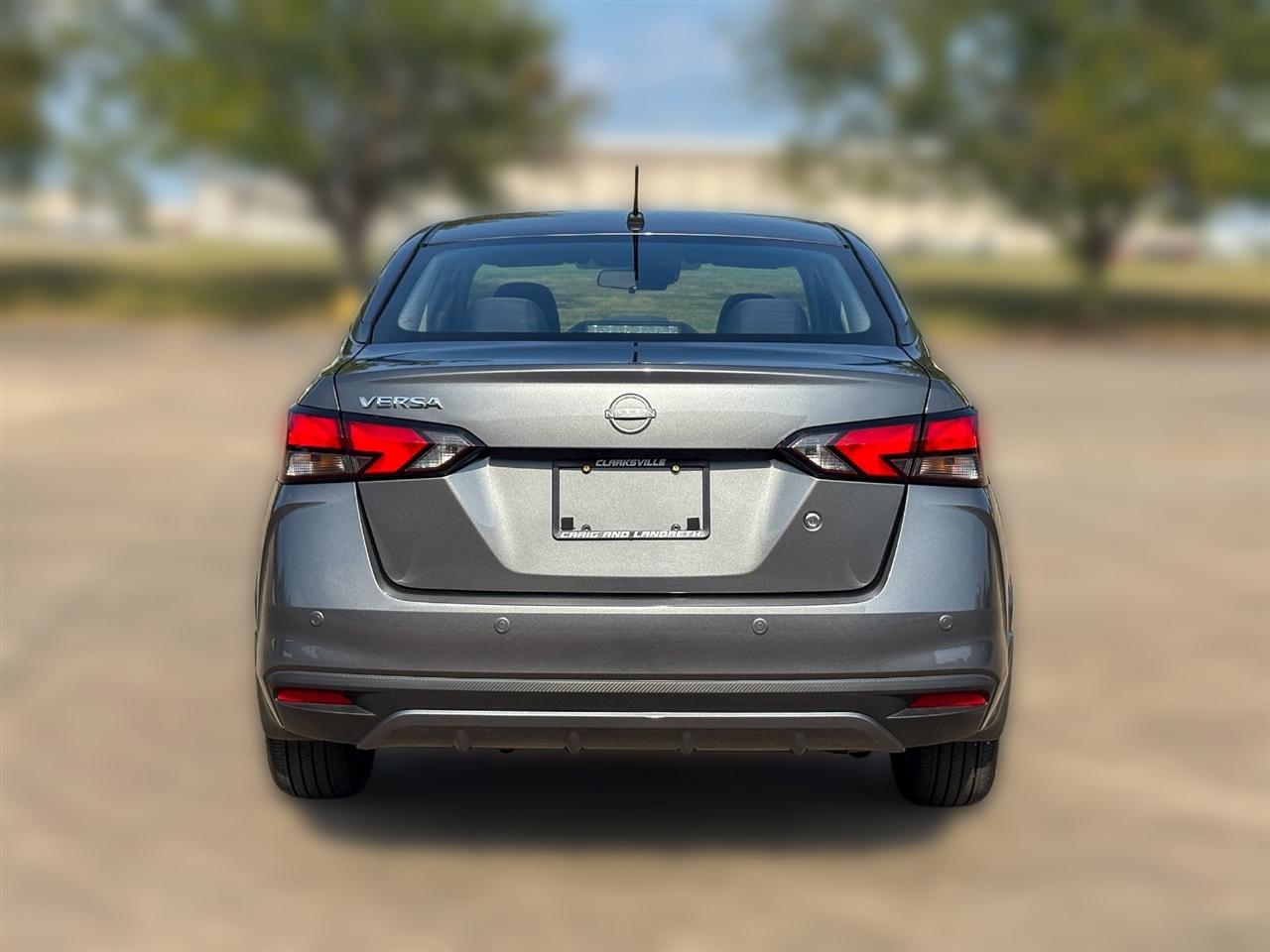 Nissan Versa  2024