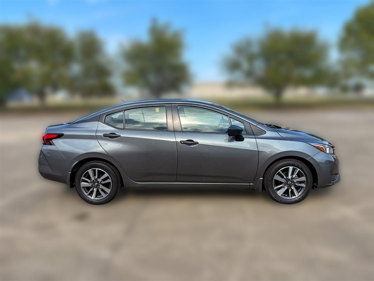 Nissan Versa  2024