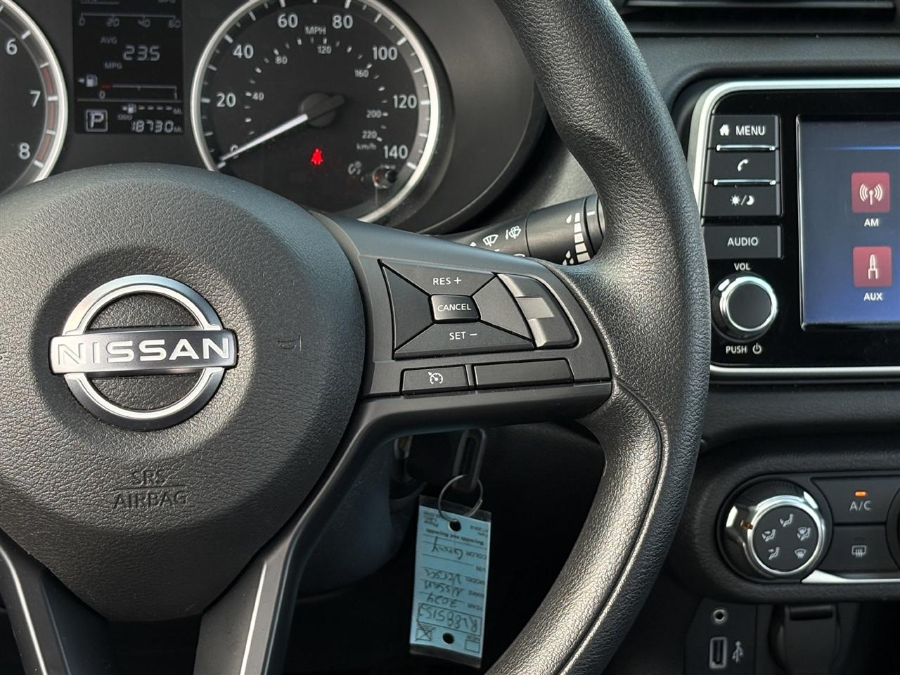 Nissan Versa  2024
