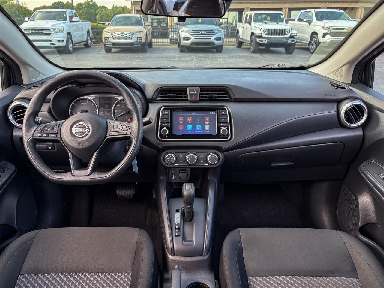 Nissan Versa  2024
