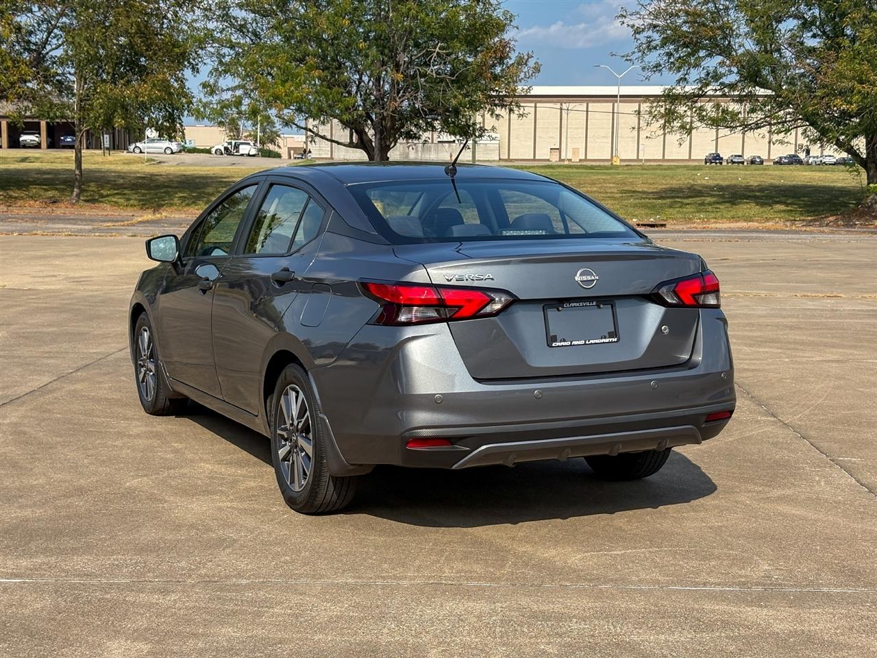 Nissan Versa  2024