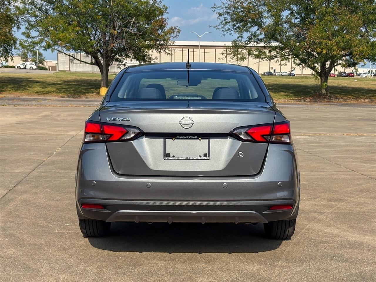 Nissan Versa  2024