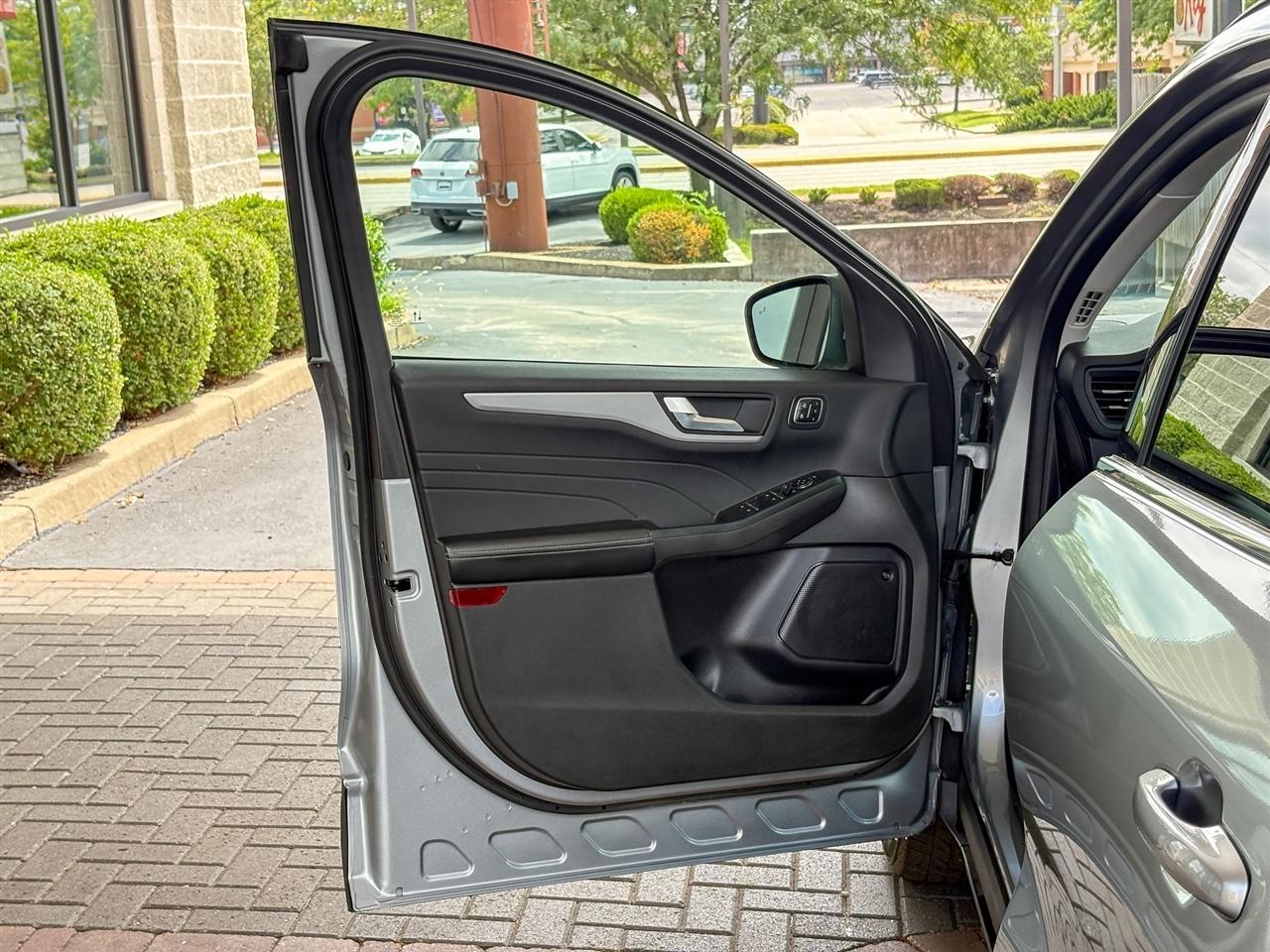 2023 Ford Escape Platinum - Photo 14