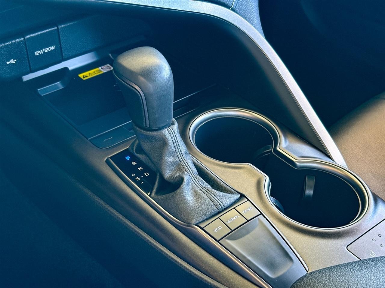 Toyota Camry  2024