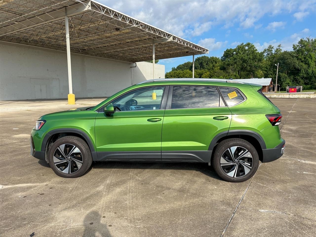 Volkswagen Taos  2025