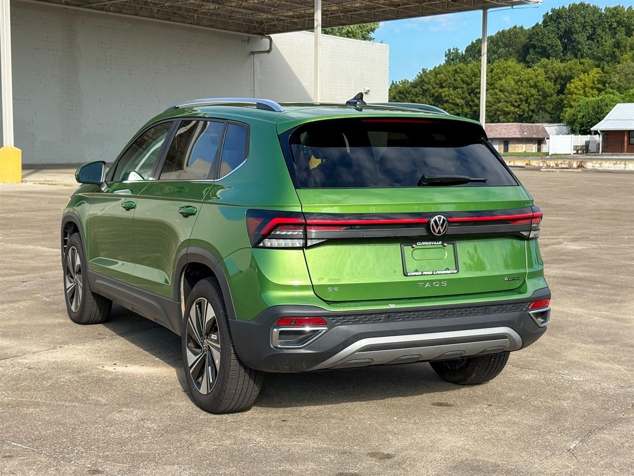 Volkswagen Taos  2025