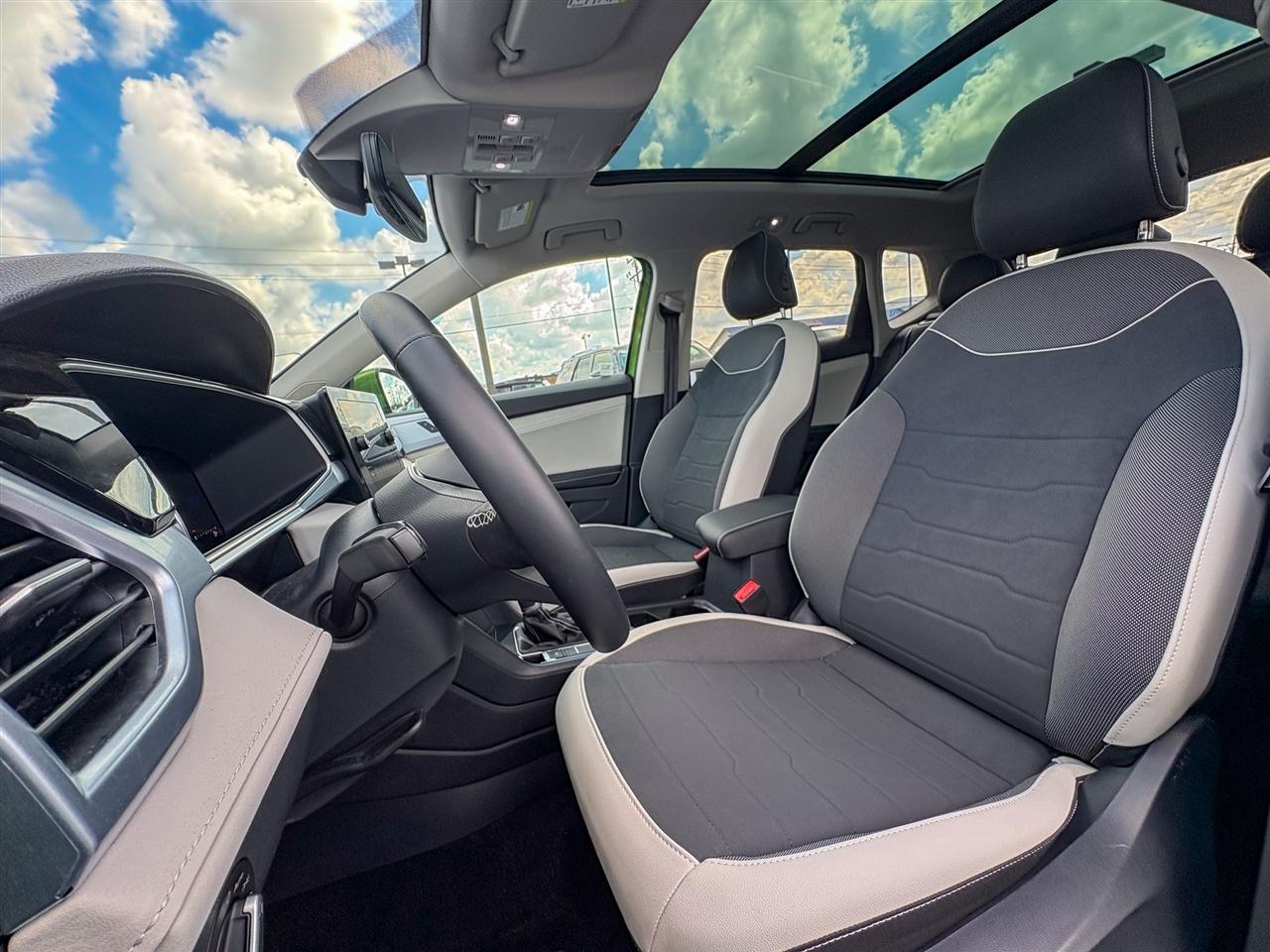 Volkswagen Taos  2025
