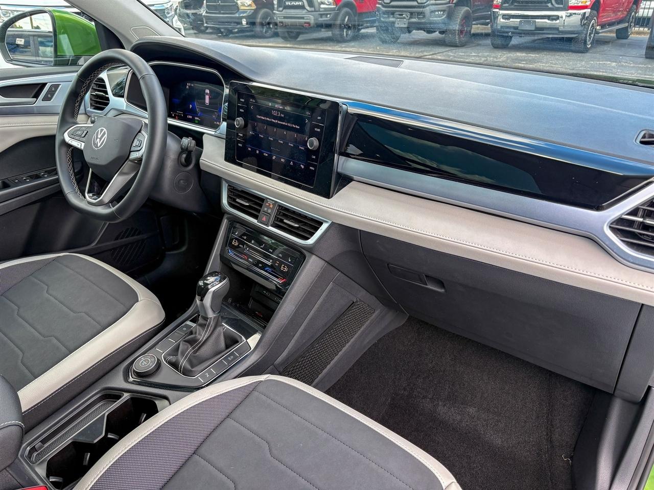 Volkswagen Taos  2025