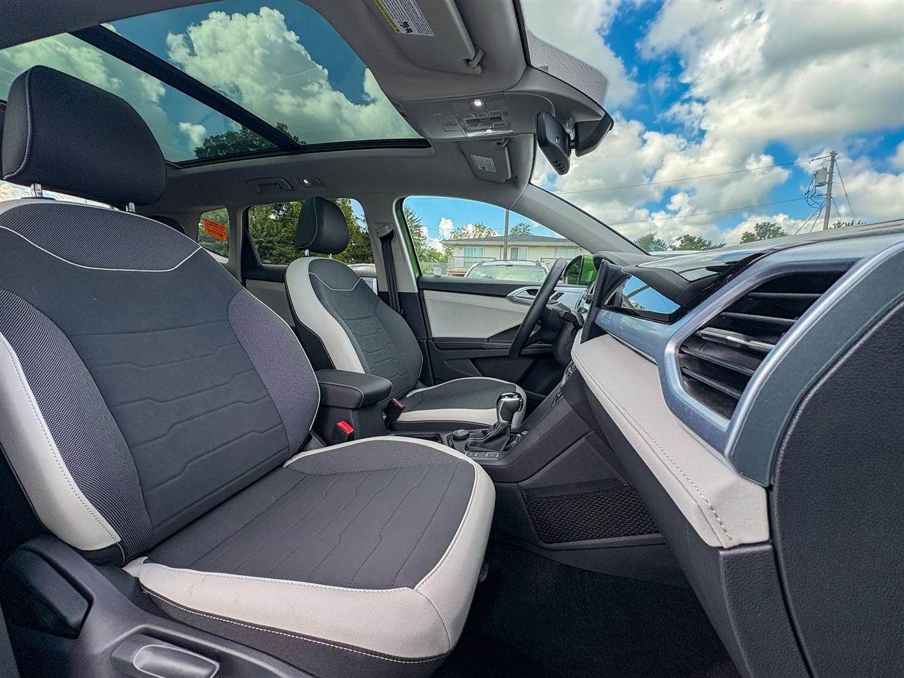 Volkswagen Taos  2025