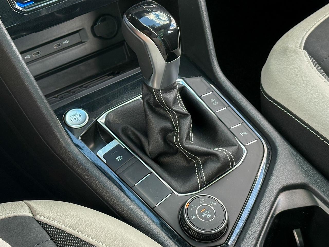 Volkswagen Taos  2025
