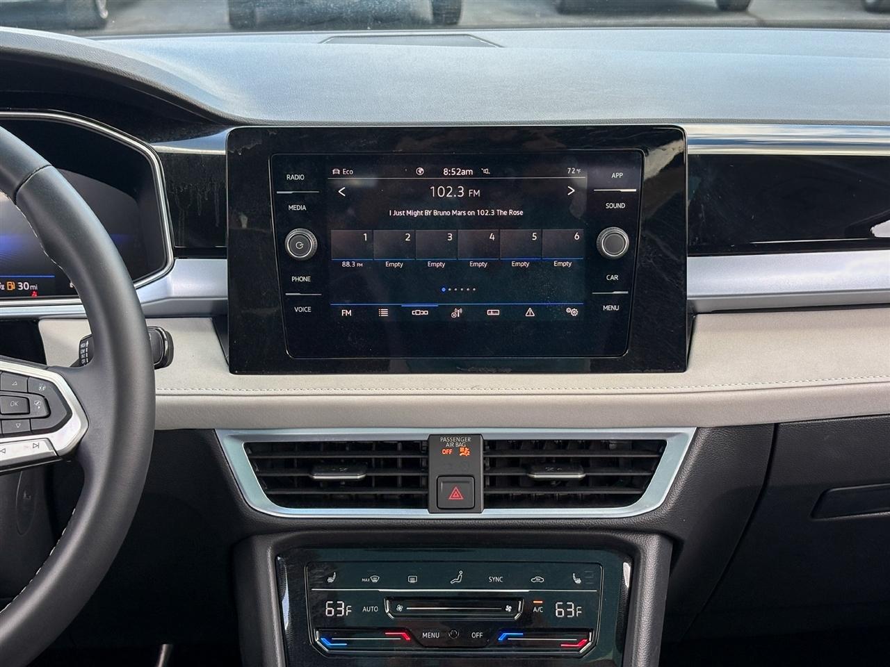 Volkswagen Taos  2025
