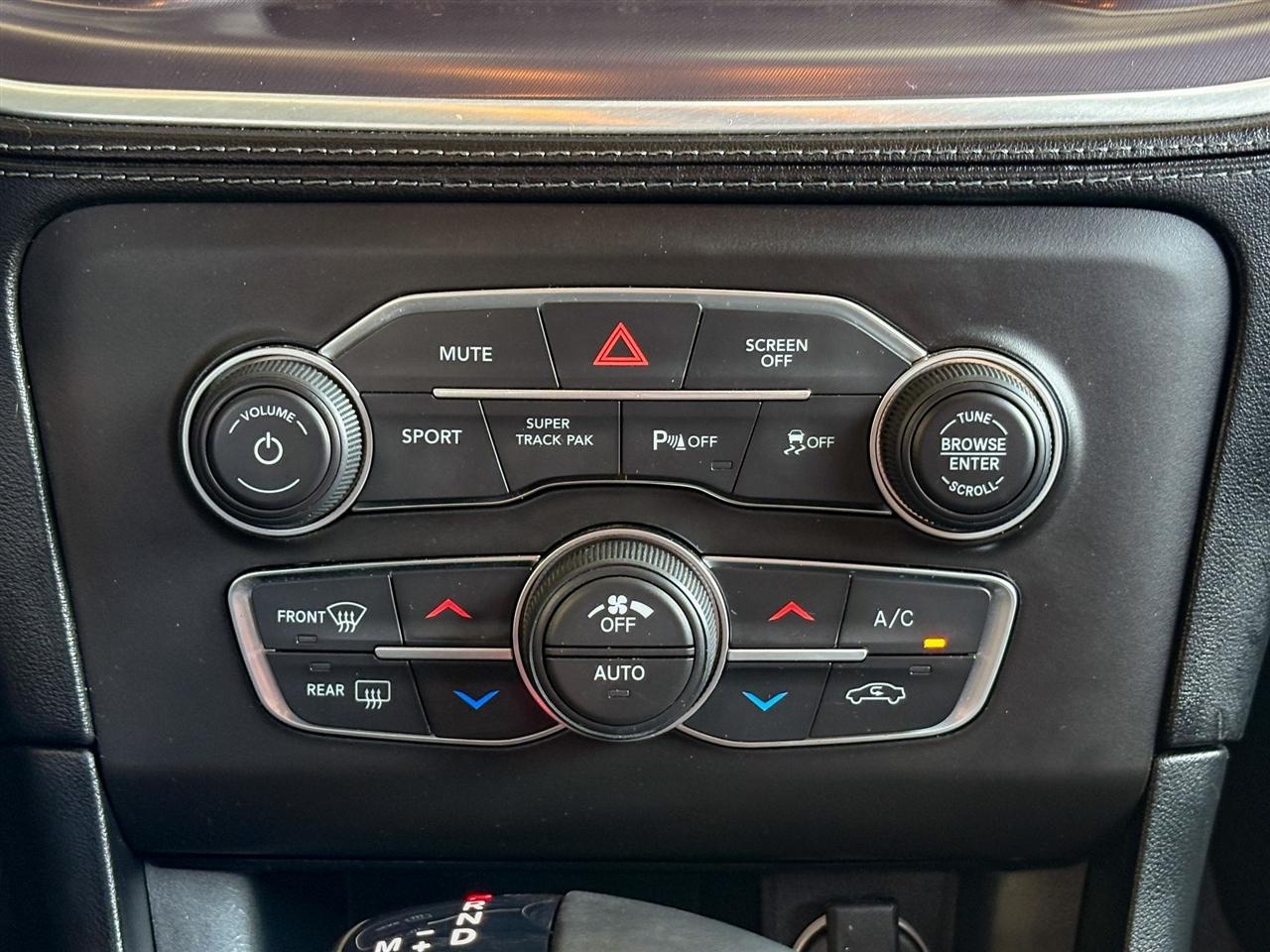 Dodge Charger  2021