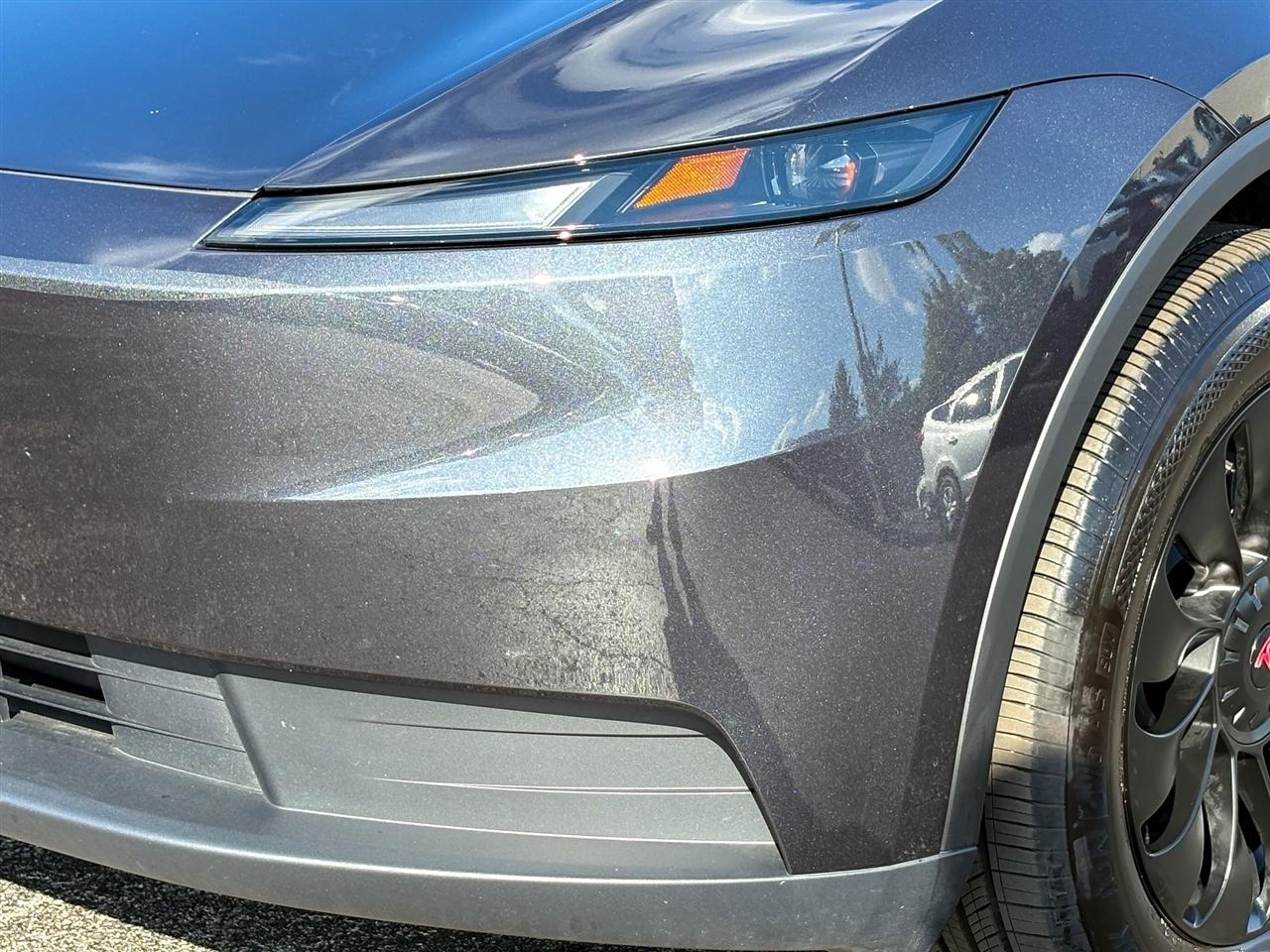 Tesla Model Y  2026