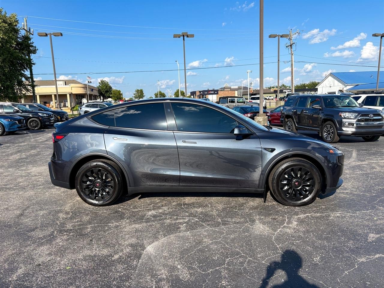 Tesla Model Y  2026