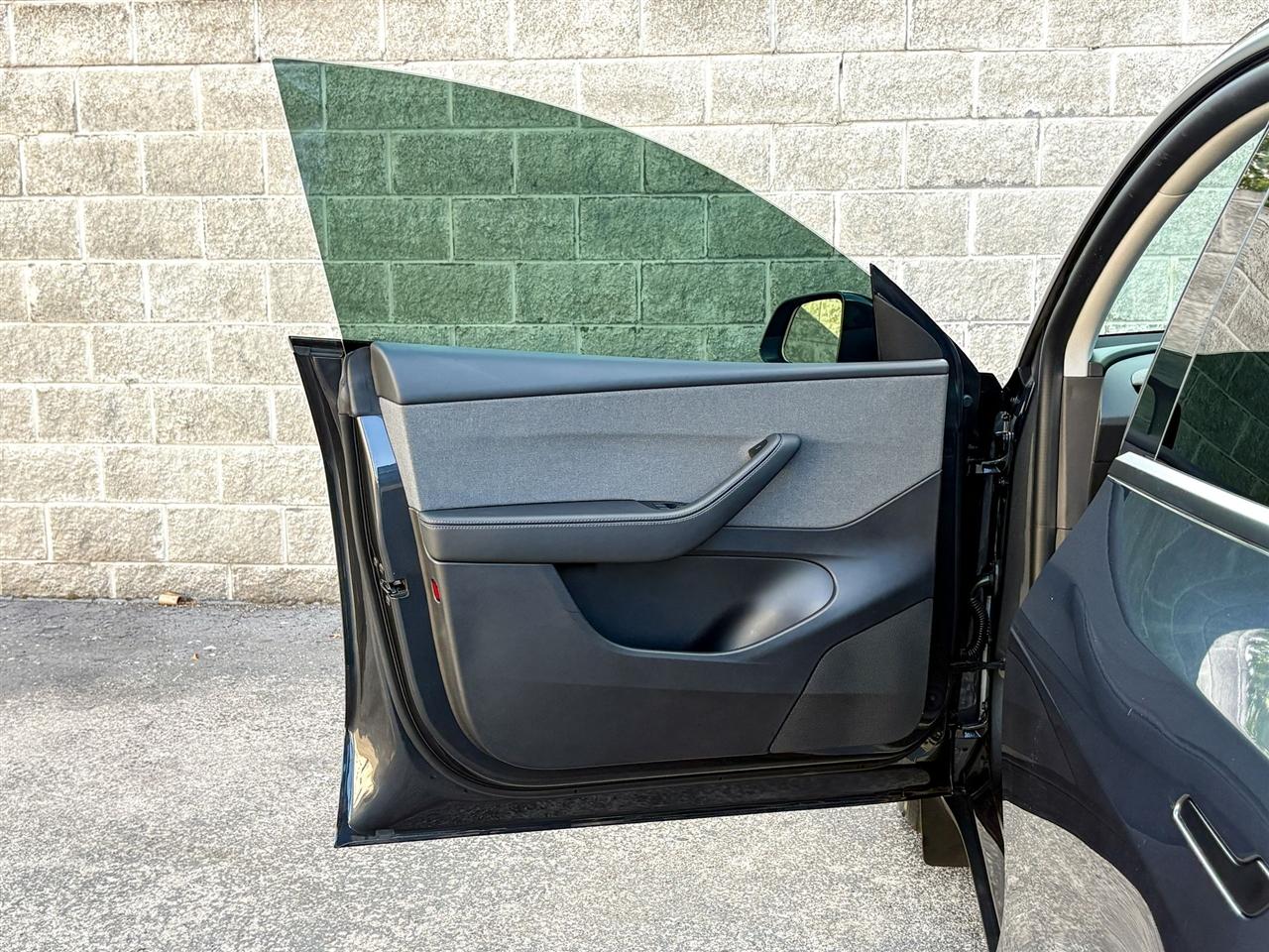 Tesla Model Y  2026