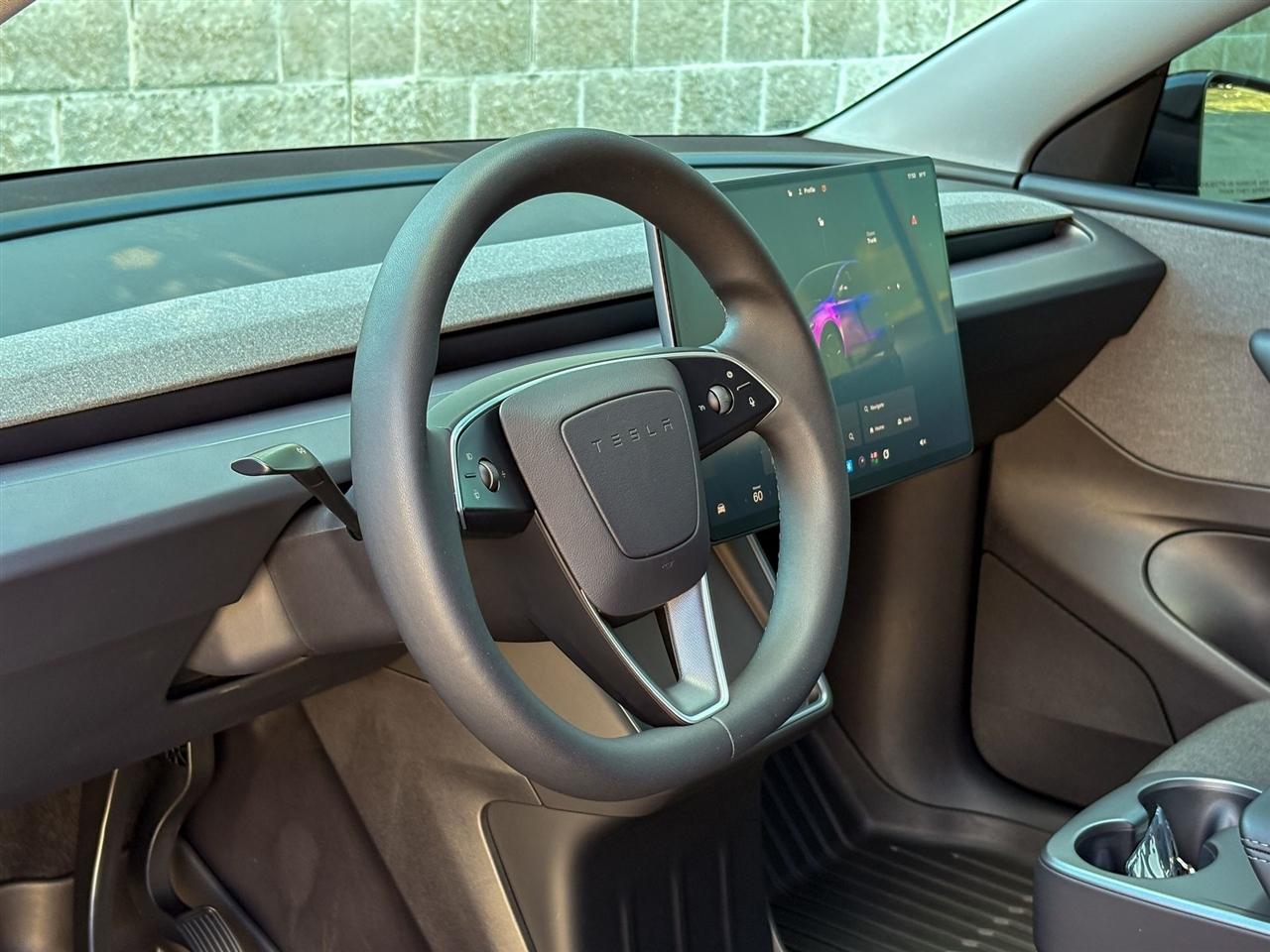 Tesla Model Y  2026