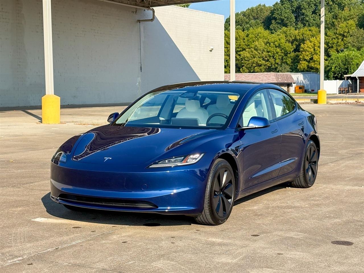 Tesla Model 3  2025