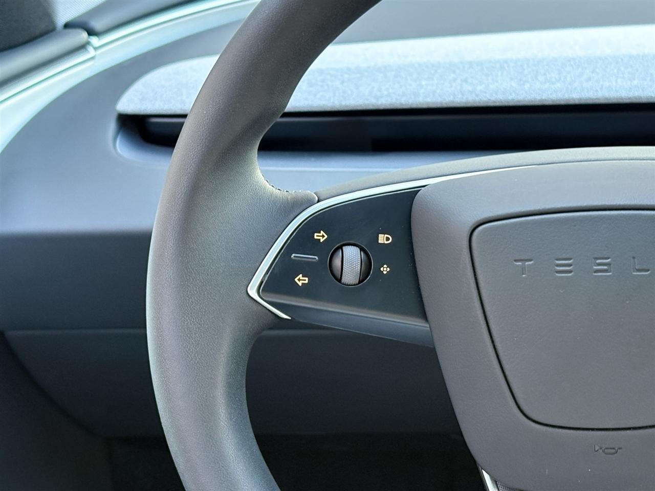 Tesla Model 3  2025