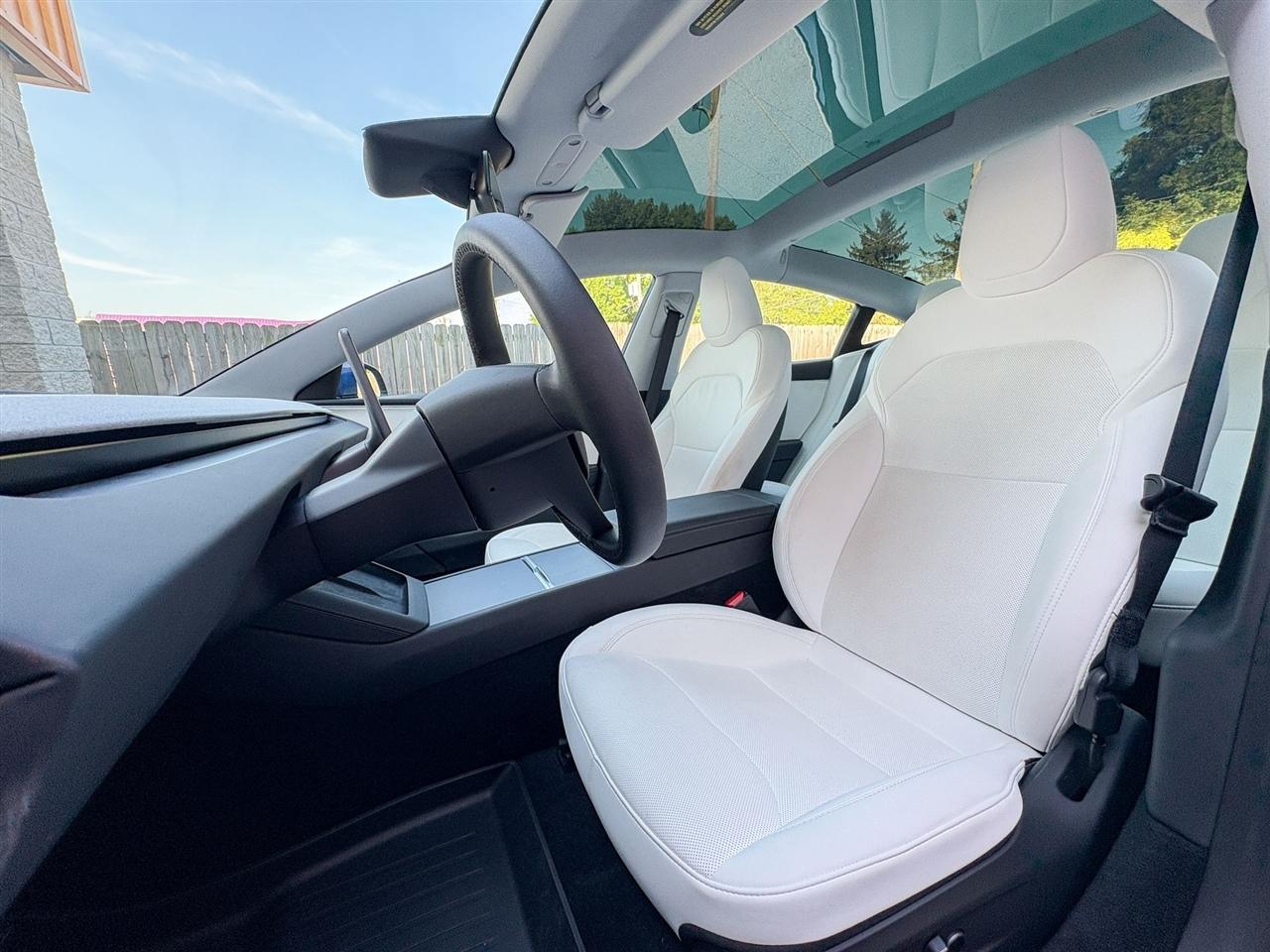 Tesla Model 3  2025