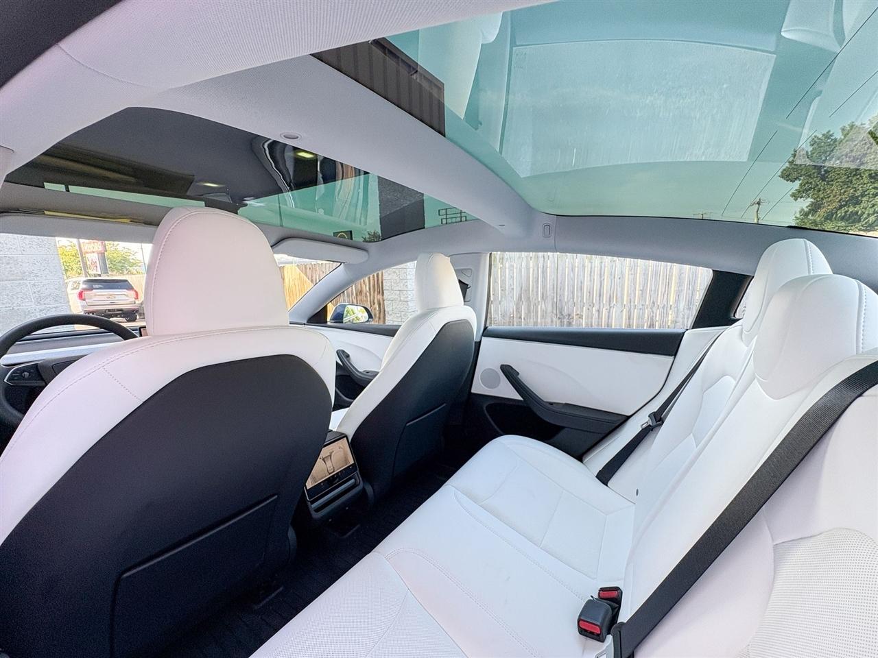 Tesla Model 3  2025