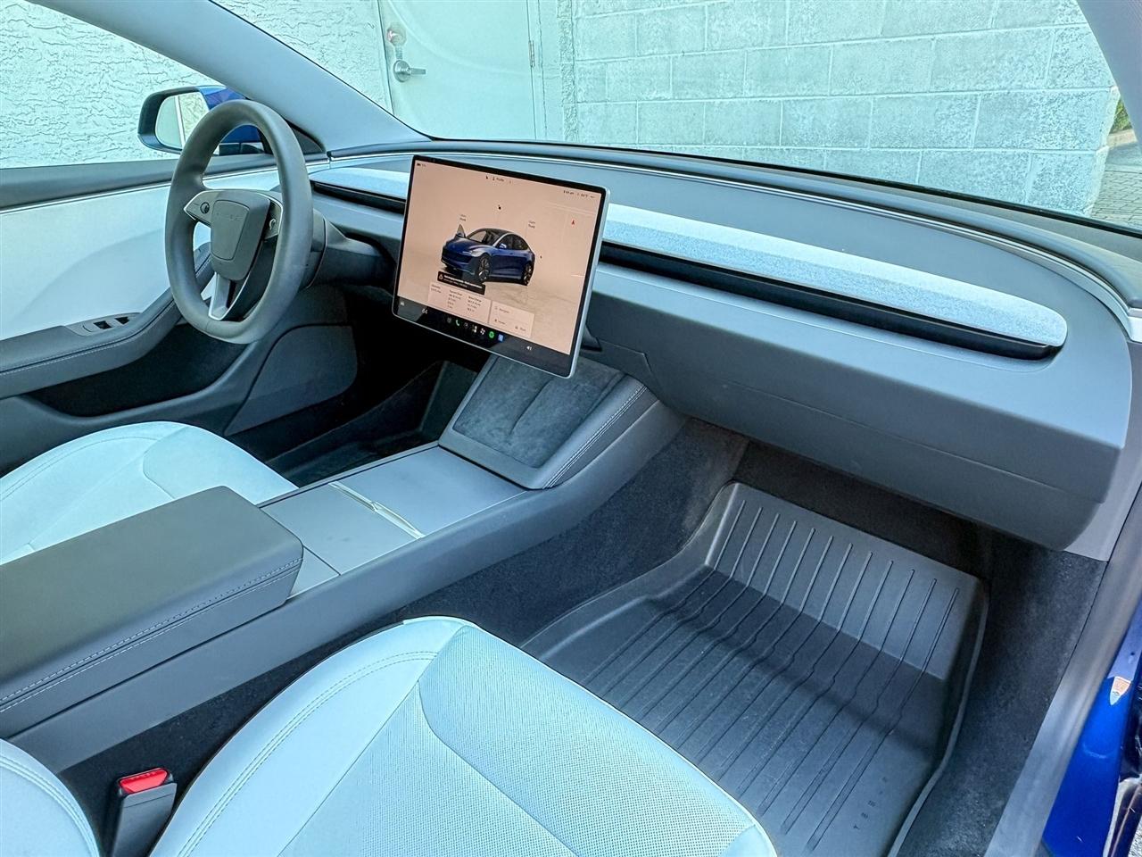 Tesla Model 3  2025