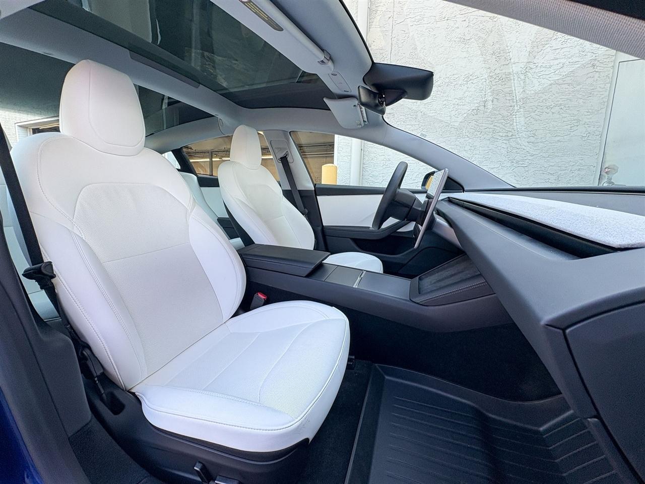 Tesla Model 3  2025
