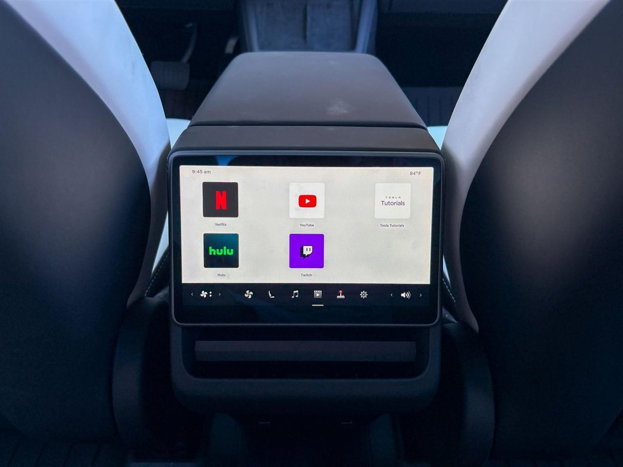 Tesla Model 3  2025