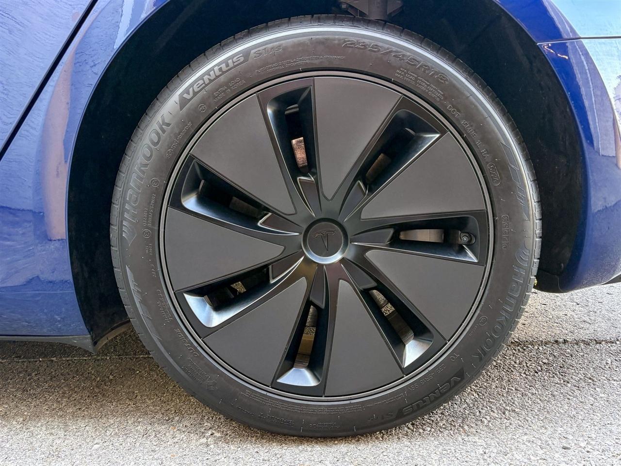 Tesla Model 3  2025