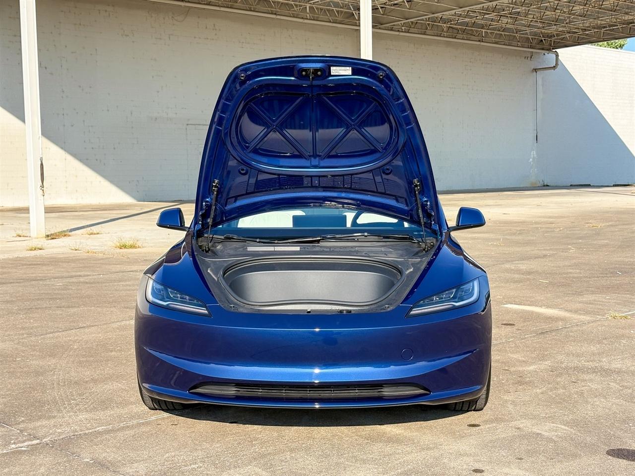 Tesla Model 3  2025