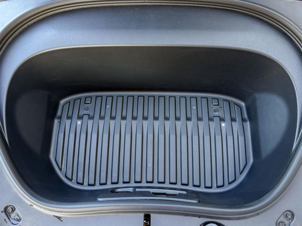 Tesla Model 3  2025