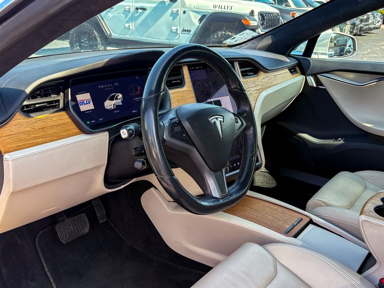 Tesla Model S  2020