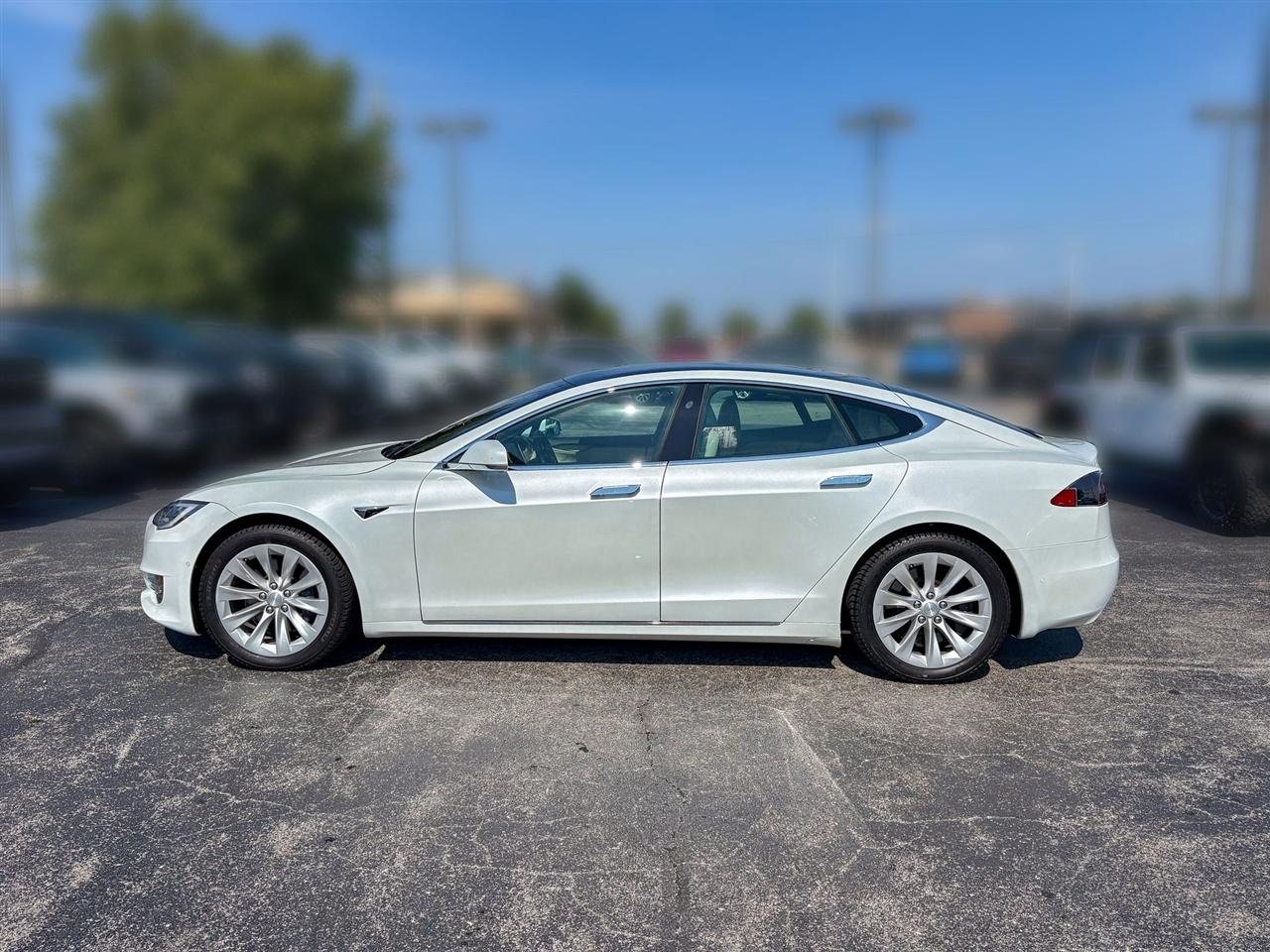 Tesla Model S  2020