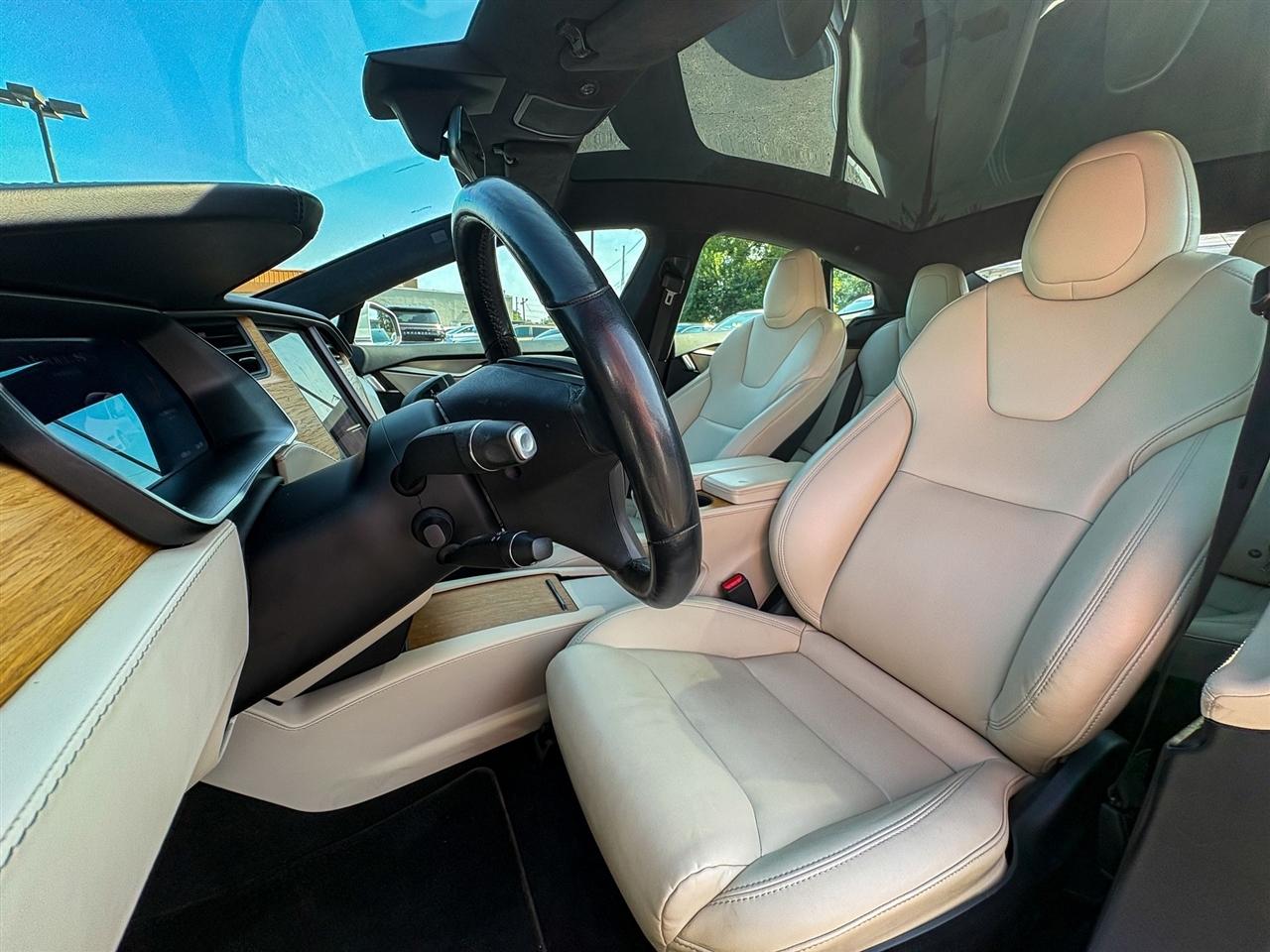 Tesla Model S  2020