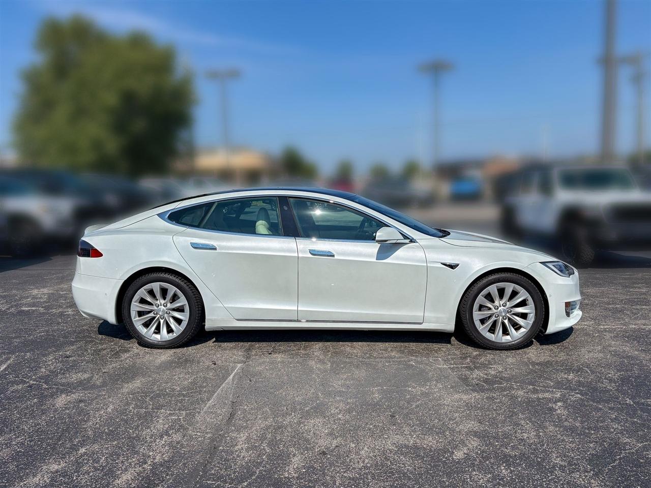 Tesla Model S  2020
