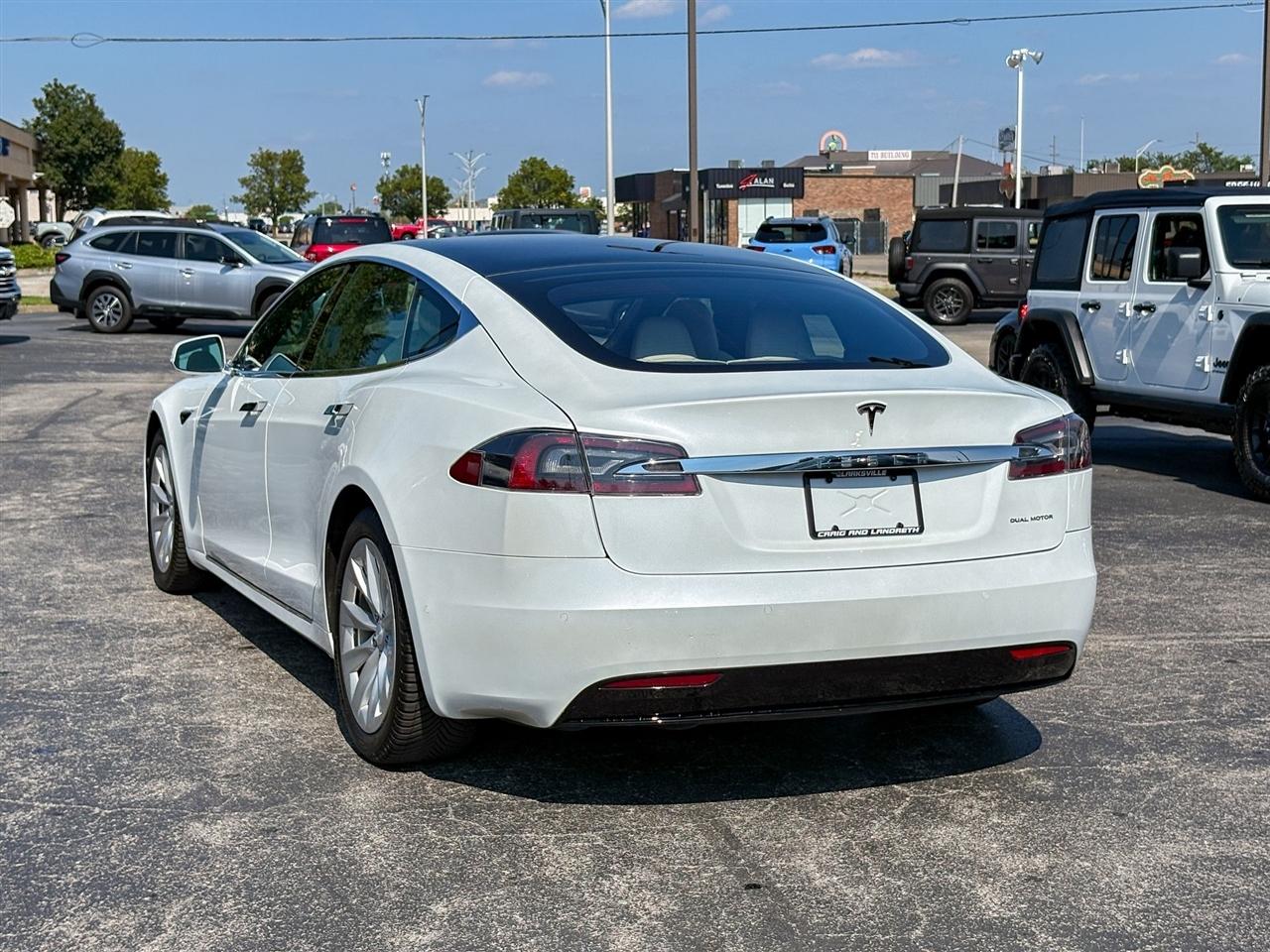 Tesla Model S  2020