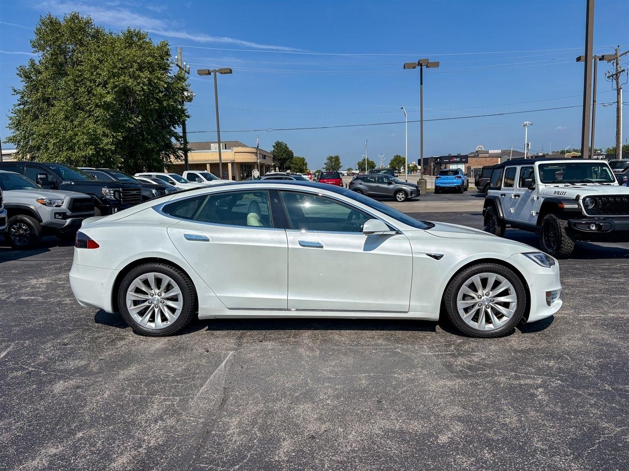 Tesla Model S  2020