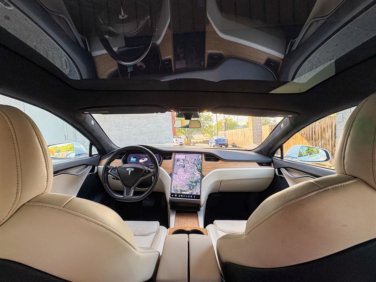 Tesla Model S  2020