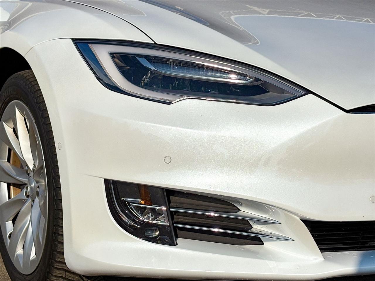 Tesla Model S  2020