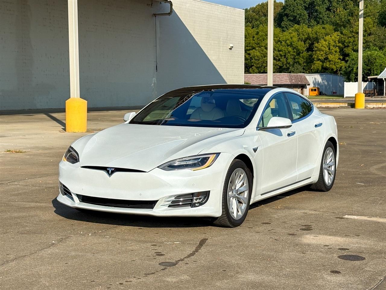 Tesla Model S  2020