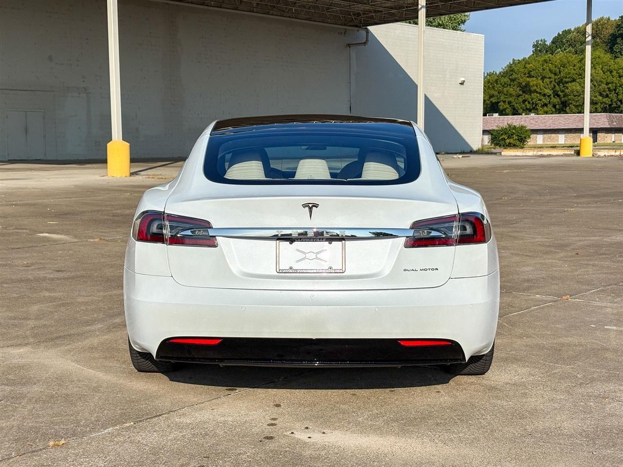 Tesla Model S  2020