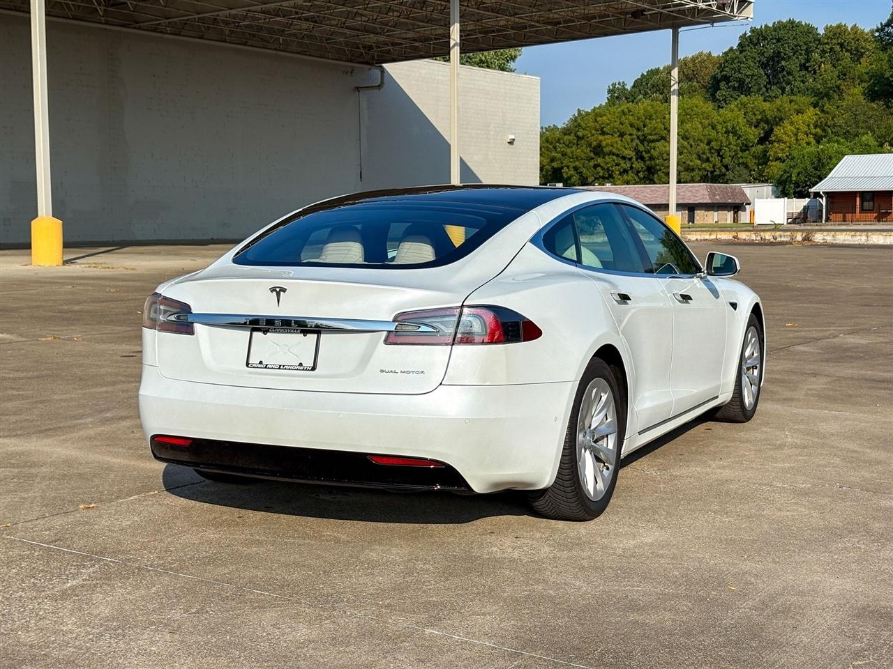 Tesla Model S  2020