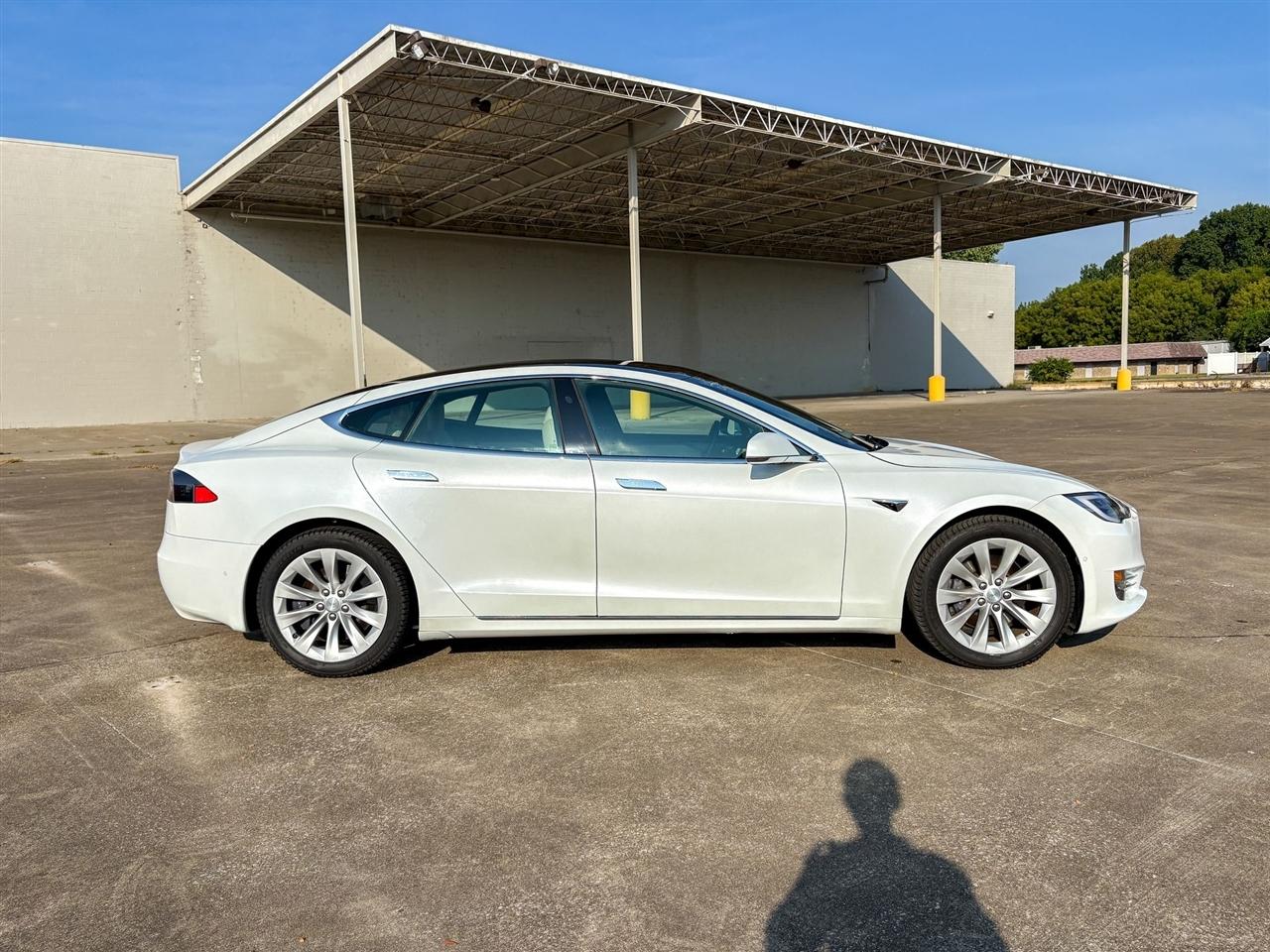 Tesla Model S  2020