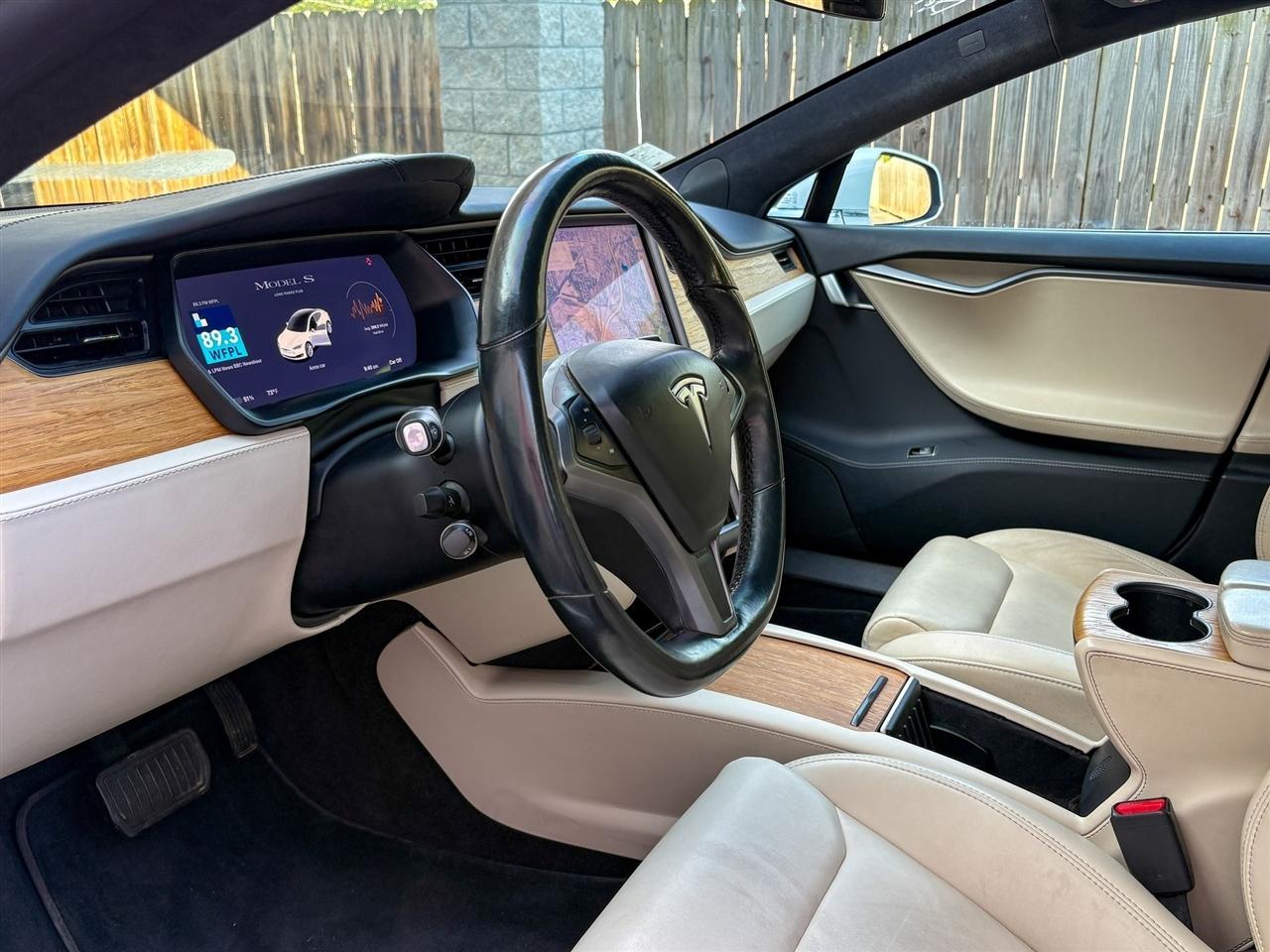 Tesla Model S  2020